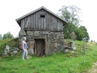 F&auml;hus/jordk&auml;llare p&aring; Holm&ouml;. /Holm&ouml;sl&auml;kten/