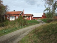 Lilla Boarp (nedre g&aring;rden) med veranda flyttad fr&aring;n &ouml;vre g&aring;rden.