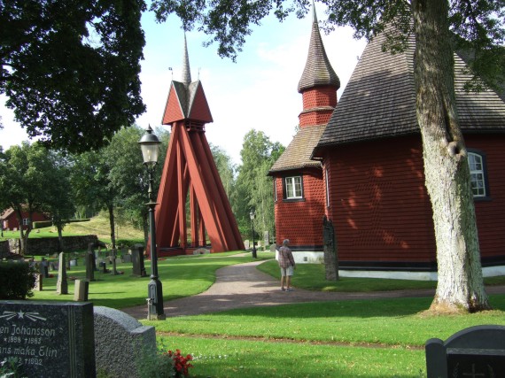 Bottnaryd timmerkyrka f&auml;rdigbyggd 1667 och inv&auml;ndigt m&aring;lad 1697. /Viken mfl/