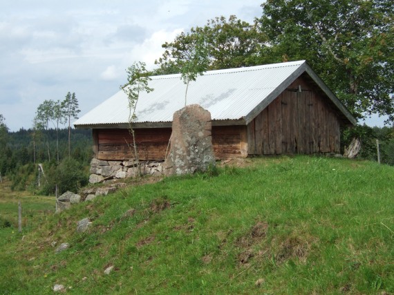 En f�hus/jordk�llare minner om �ldre tider 