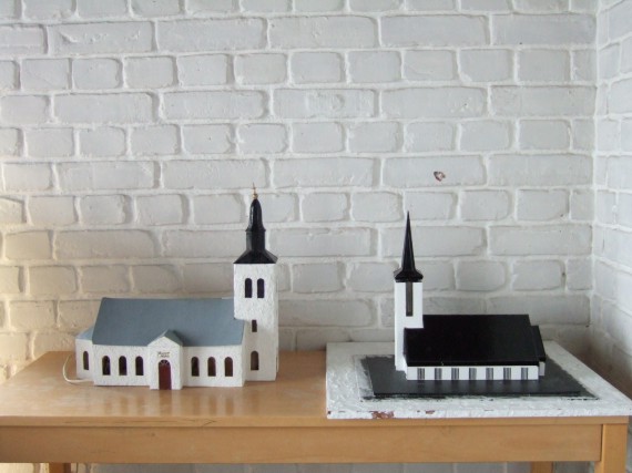 Modeller. Dalstorps nya kyrka brann och ersattes med en modern 1965. /Allm&auml;nt/