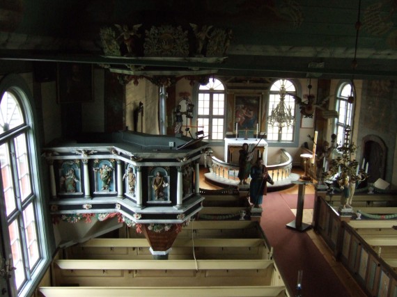 Mossebo kyrka. Mycket intressanta m&aring;lningar och dekorationer. Popul&auml;r br&ouml;llopskyrka. /Pr&auml;stsl&auml;kt/