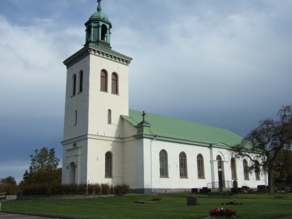 T&ouml;l&ouml; kyrka uppf&ouml;rd 1864 och ersatte d&aring; den medeltida kyrkan. /Jacob B./