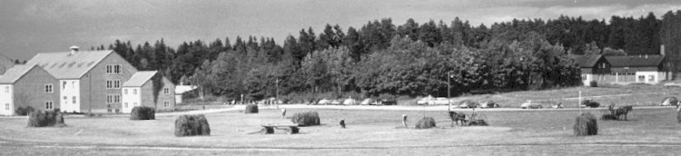 kasern 2 framf�r garageplan till v�nster, nu folkh�gskola